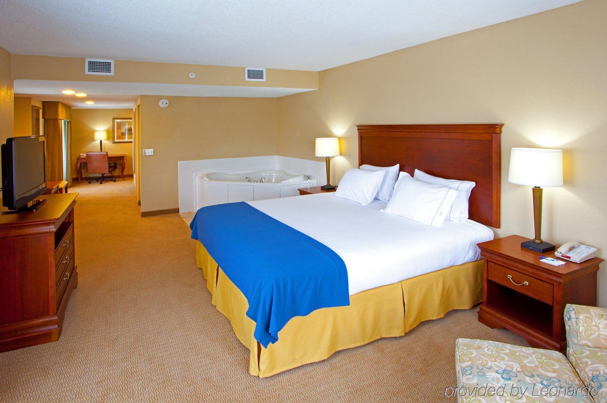 Holiday Inn Express & Suites Culpeper By Ihg Eksteriør billede